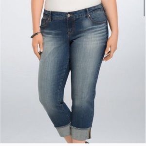 Torrid Cropped Med Wash Boyfriend Jeans Sz 12